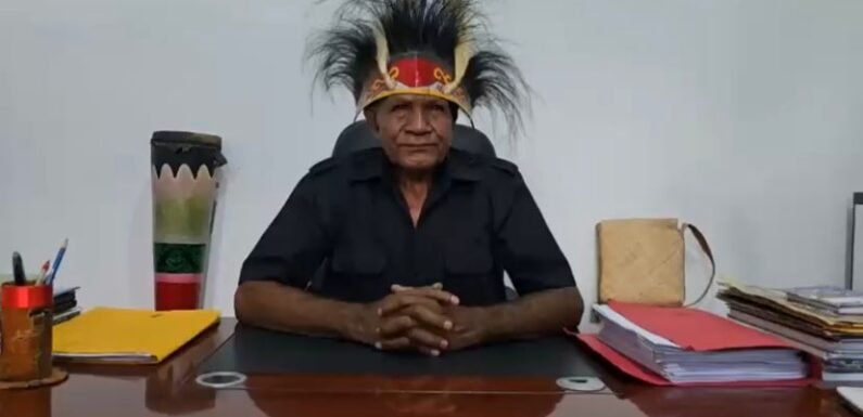 Ketua Dewan Adat Kabupaten Teluk Wondama berterima Kasih atas Pengabdian Polri untuk Negeri Selama 79 Tahun.