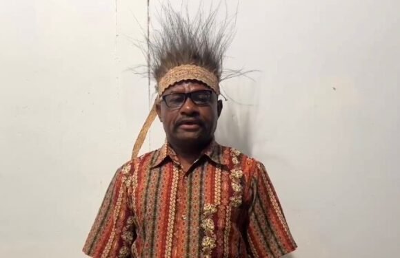 Kepala Suku Mierei Sutran Awujani : 79 Tahun Mengabdi, Polri Hadir untuk Semua.