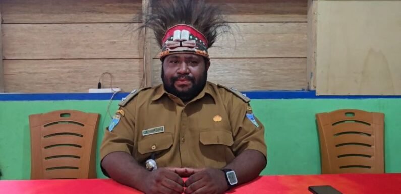 Adolof T. Kapatok, Kepala Kampung Torey, Distrik Raisei Mengapresiasi Kinerja Polri Selama 79 Tahun Untuk Negeri.