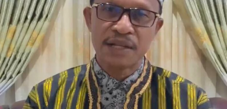 Ketua Kerukunan Keluarga Sulawesi Tenggara (KKST) Kabupaten Kaimana, mengucapkan Selamat Ulang Tahun ke-79 kepada Kepolisian Negara Republik Indonesia.
